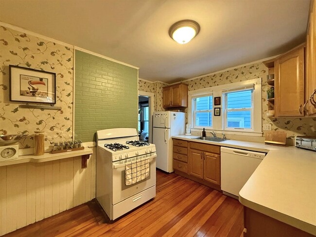 23 Central Rd, Unit 1 in Somerville, MA - Foto de edificio - Building Photo