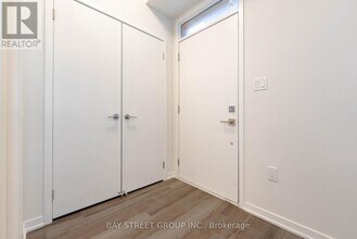 31 Almond Blossom Mews in Vaughan, ON - Building Photo - Building Photo