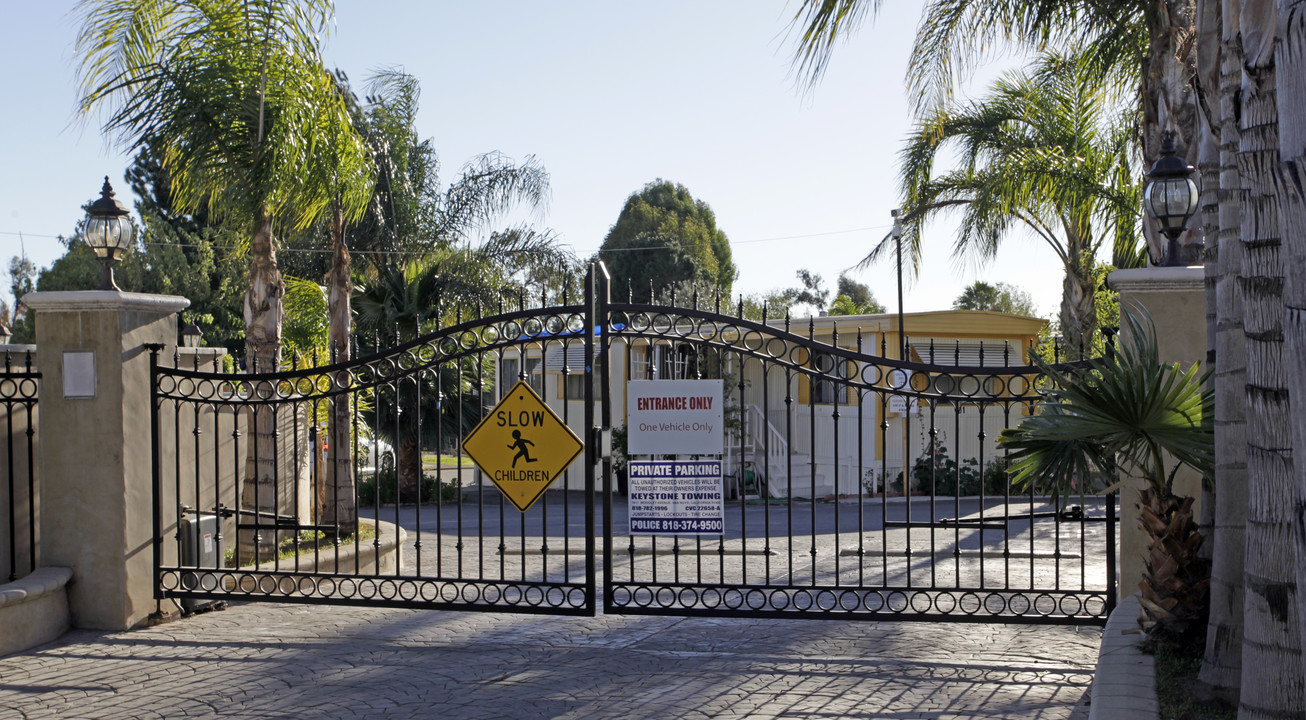 Park Estates in Sylmar, CA - Building Photo