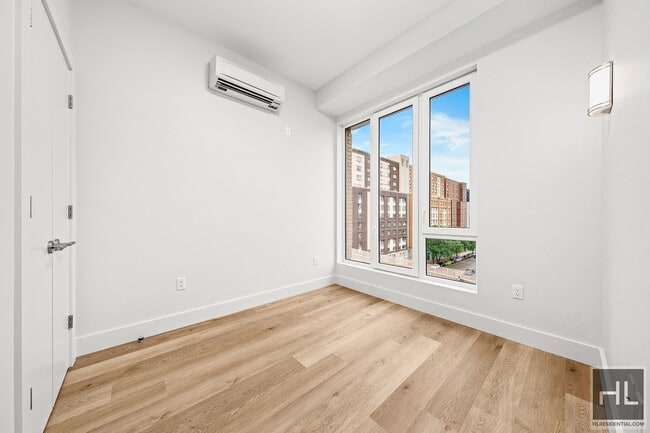 BRUCKNER BOULEVARD in Bronx, NY - Building Photo - Building Photo