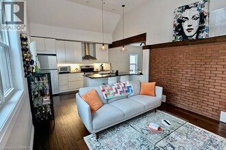 24 Locust St in Kitchener, ON - Building Photo - Building Photo