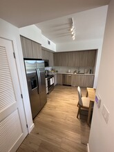 7107 W 4th Way, Unit B2 in Hialeah, FL - Foto de edificio - Building Photo