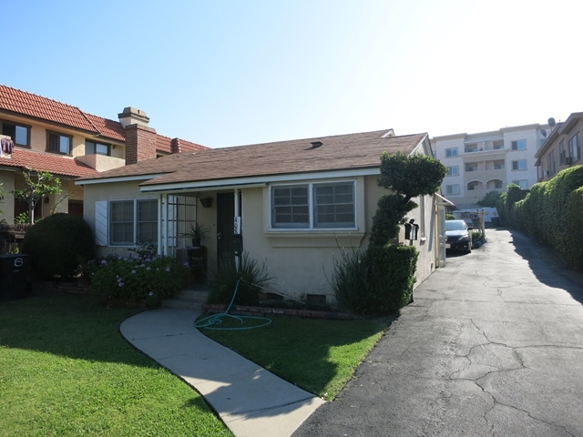 408 S Ramona Ave in Monterey Park, CA - Building Photo