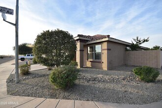 2404 W Roeser Rd in Phoenix, AZ - Building Photo - Building Photo