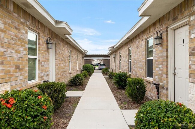 3805 Hawthorne Ave in Edinburg, TX - Building Photo - Building Photo