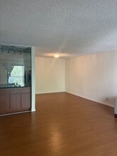 310 N Civic Dr in Walnut Creek, CA - Building Photo - Building Photo