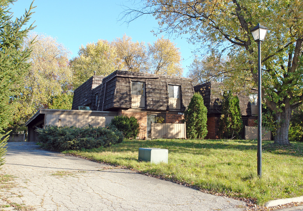 86 Lemans Dr in Youngstown, OH - Building Photo