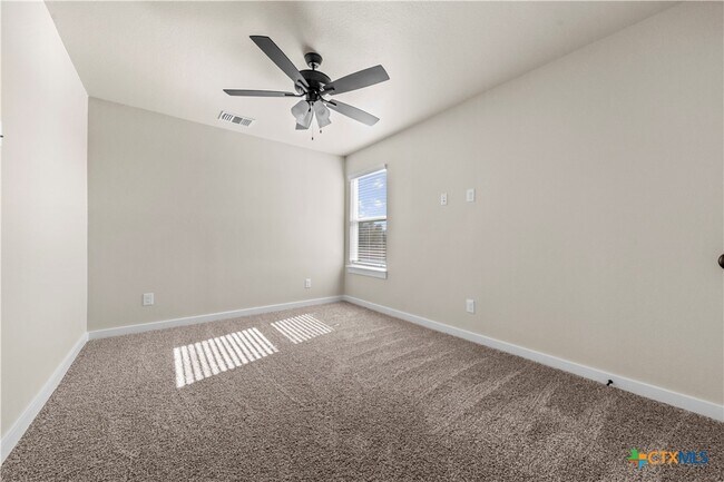 property at 4627 Kings Xing Blvd