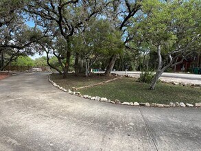 10267 Mount Crosby Dr in San Antonio, TX - Building Photo - Building Photo