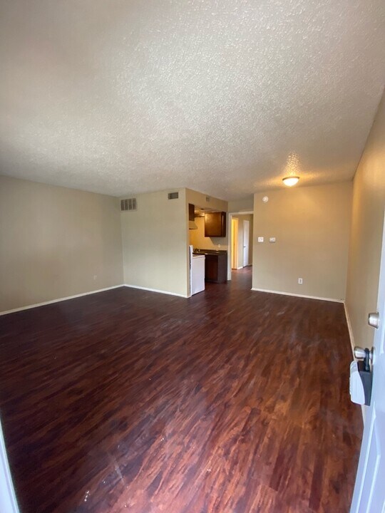 514 S Bois D Arc Ave in Tyler, TX - Building Photo