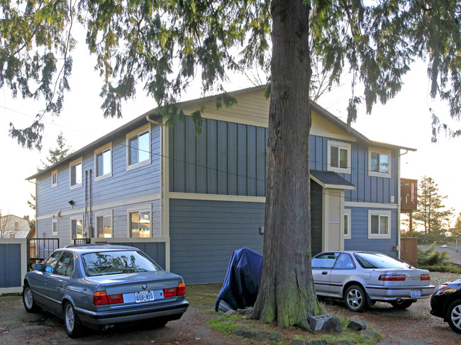 Seaco Apartments in Kirkland, WA - Building Photo - Building Photo