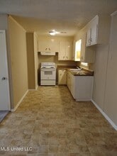 6015 Oakland Heights St in Meridian, MS - Building Photo - Building Photo