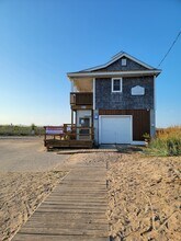 75 Crandall Ave in Westerly, RI - Building Photo - Building Photo