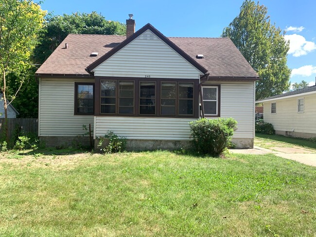 property at 246 Marion Ave SW