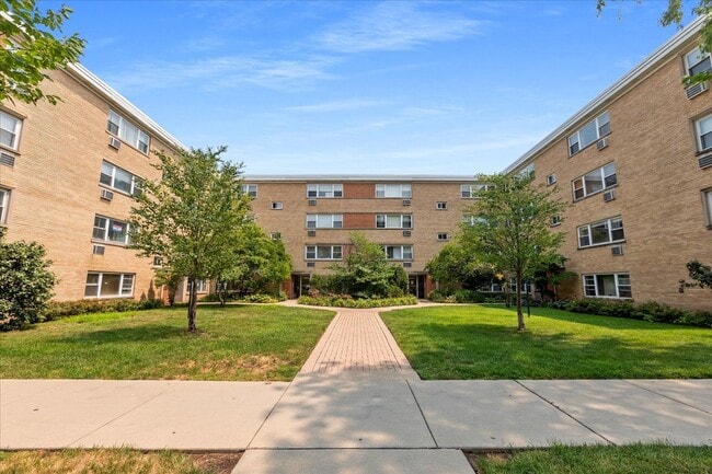 property at 7429 N Ridge Blvd