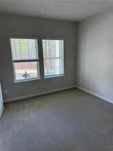 181 Vly Oak Dr, Unit 117 in Dawsonville, GA - Foto de edificio - Building Photo