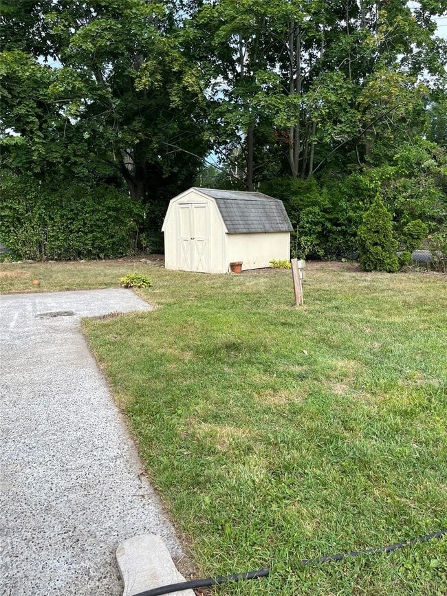 312 Washington Ave in Saint James, NY - Building Photo - Building Photo