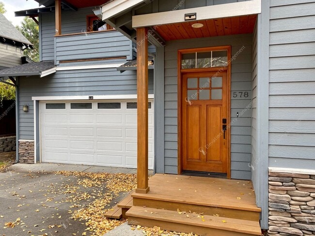 578 NW Greyhawk Ave in Bend, OR - Building Photo - Building Photo
