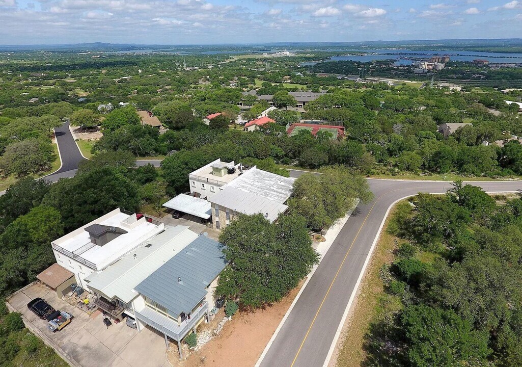 1008 Clayton Nolen Dr in Horseshoe Bay, TX - Building Photo