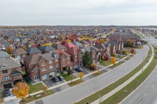 15 Polarlights Way in Toronto, ON - Building Photo