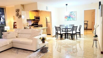 17011 N Bay Rd, Unit 107 in Sunny Isles Beach, FL - Foto de edificio - Building Photo