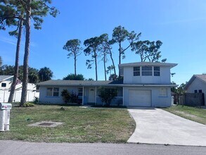 836 Golf Dr in Venice, FL - Building Photo - Building Photo