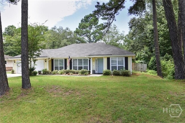 135 Hermitage Dr in Richmond Hill, GA - Building Photo - Building Photo