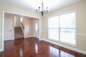1398 Bruceton Dr in Clarksville, TN - Building Photo - Building Photo