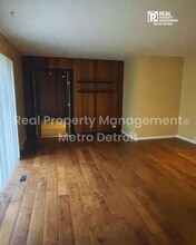 29822 Rock Creek Dr in Southfield, MI - Foto de edificio - Building Photo