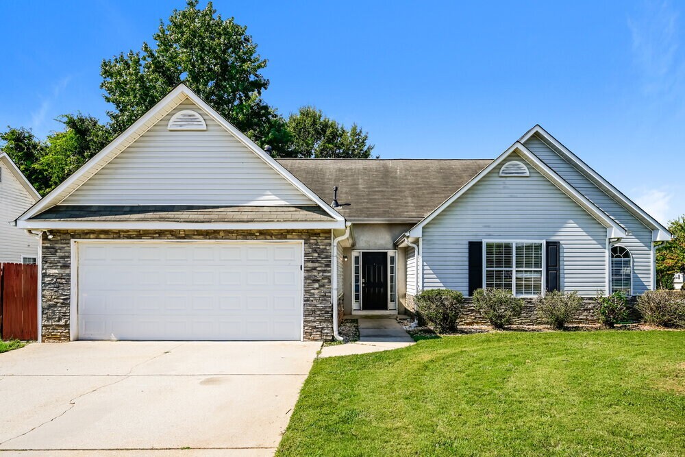 6435 Winston Trce in Mcdonough, GA - Building Photo