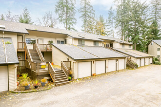 Canterbury Wood Condos in Portland, OR - Building Photo - Building Photo