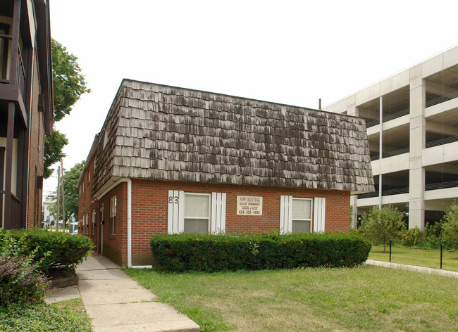 83 E 11th Ave in Columbus, OH - Foto de edificio - Building Photo