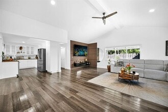 13416 SW 108th St Cir N in Miami, FL - Building Photo - Building Photo