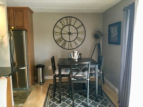 2632 Wagon Dr, Unit 1-B in Alexandria, VA - Building Photo - Building Photo