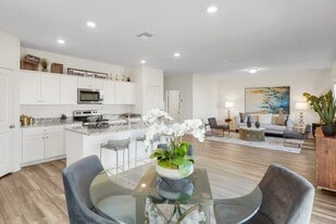 Beacon at Meridian in San Antonio, TX - Building Photo