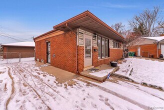 32658 Kathryn St in Garden City, MI - Building Photo - Building Photo