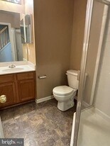 802 Pendleton Ln in Strasburg, VA - Building Photo