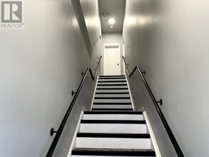 9 Wellington St E in Aurora, ON - Building Photo - Building Photo