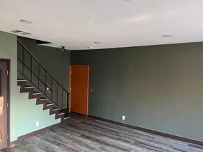 7515 Winnetka Ave, Unit 112 in Winnetka, CA - Building Photo - Building Photo