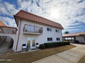 2100 W Beach Dr in Panama City, FL - Building Photo