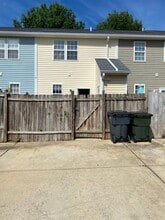 330 Commons Dr in Holly Springs, NC - Building Photo - Building Photo