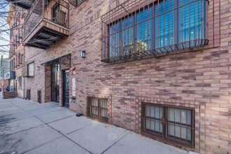 504 Park Ave in Brooklyn, NY - Building Photo - Building Photo