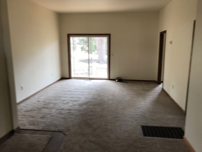 6450 Prill Rd in Eau Claire, WI - Building Photo - Building Photo
