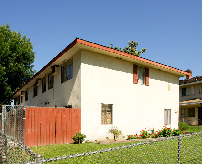 1039 N Sacramento Ave in Ontario, CA - Building Photo - Building Photo