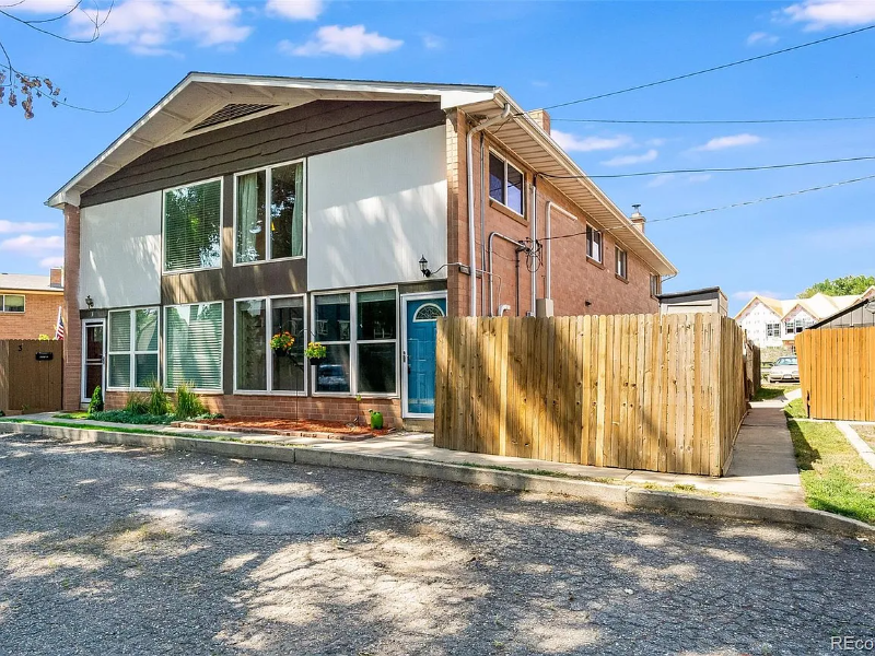 5250 Allison St in Arvada, CO - Building Photo
