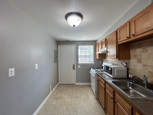 property at 1219 E Chase St