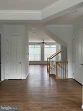 2431 Cypress Green Ln in Herndon, VA - Building Photo - Building Photo