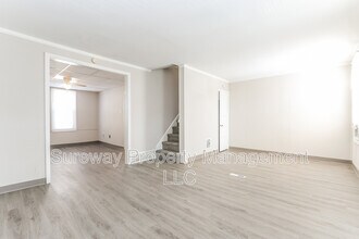 8 W 8th St in Marcus Hook, PA - Building Photo - Building Photo