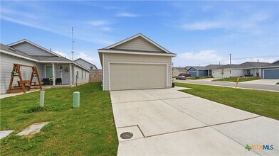 1621 Pile Trl in New Braunfels, TX - Building Photo - Building Photo