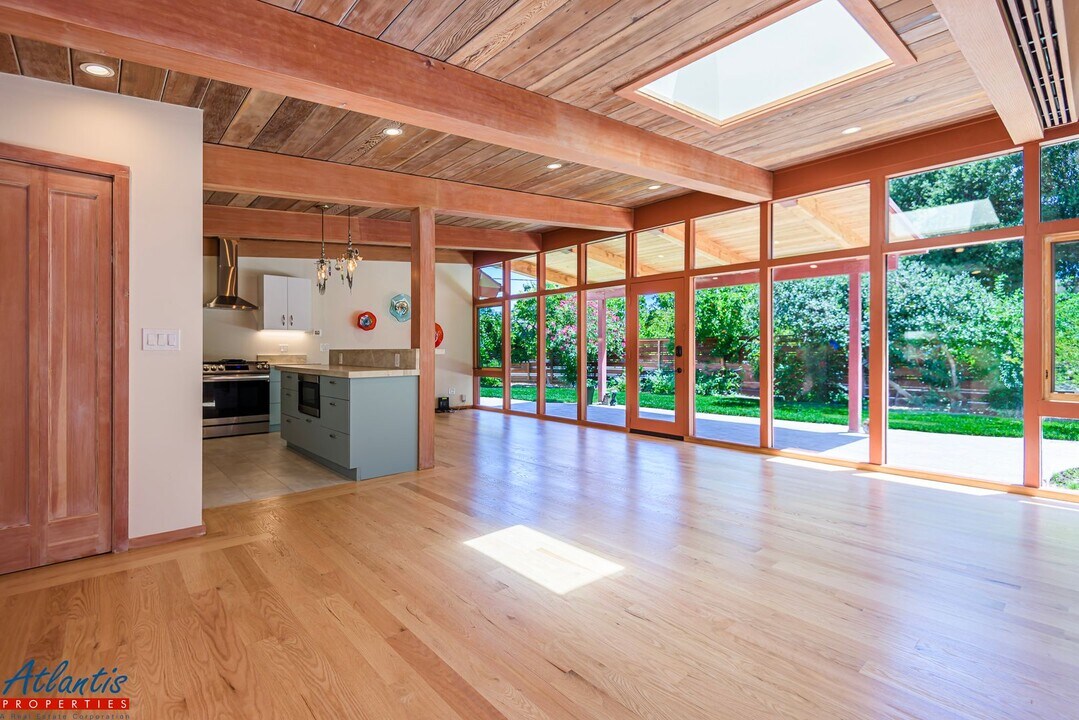 3790 El Centro St in Palo Alto, CA - Building Photo